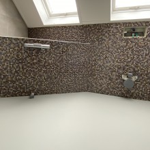 Moderne badkamer Huizen met gietvloer